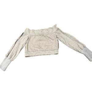 NWOT LIGHT GRAY OFF THE SHOULDER CROPPED LONG SLEEVE TOP SIZE XS